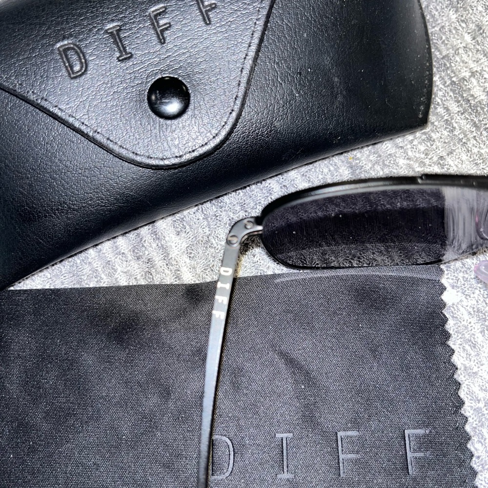 Diff Eyewear Charitable Sunglasses Matte Black Wi… - image 2